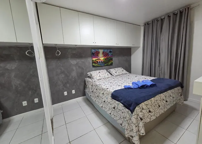 Muro Alto condomínio CLUBE AP 411